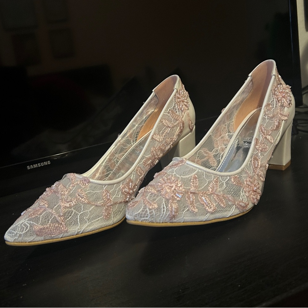 Beautiful white/pink embroidered and beaded lace wedding shoes